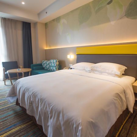 Holiday Inn Express Emei Mountain By Ihg Emeishan Εξωτερικό φωτογραφία