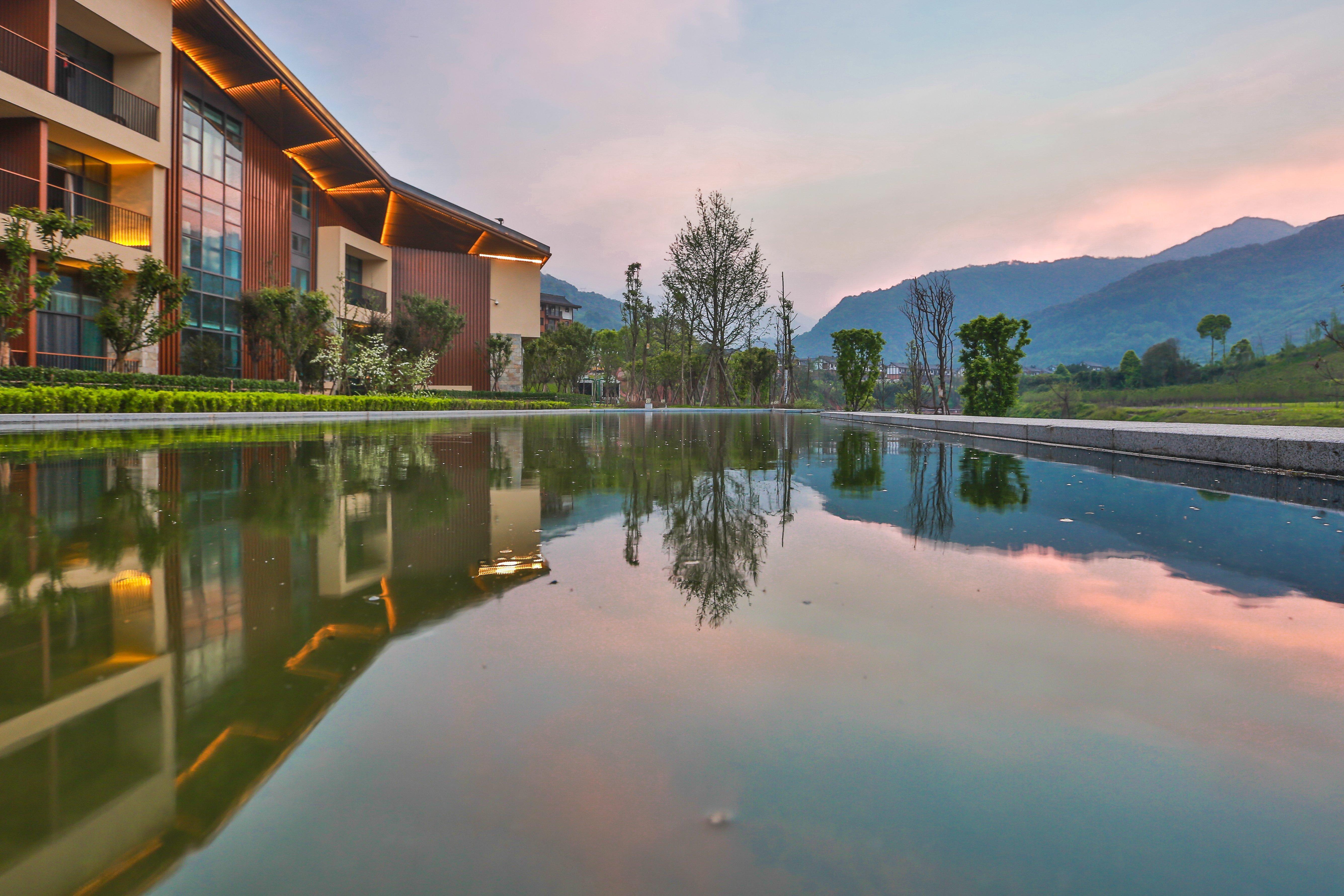 Holiday Inn Express Emei Mountain By Ihg Emeishan Εξωτερικό φωτογραφία