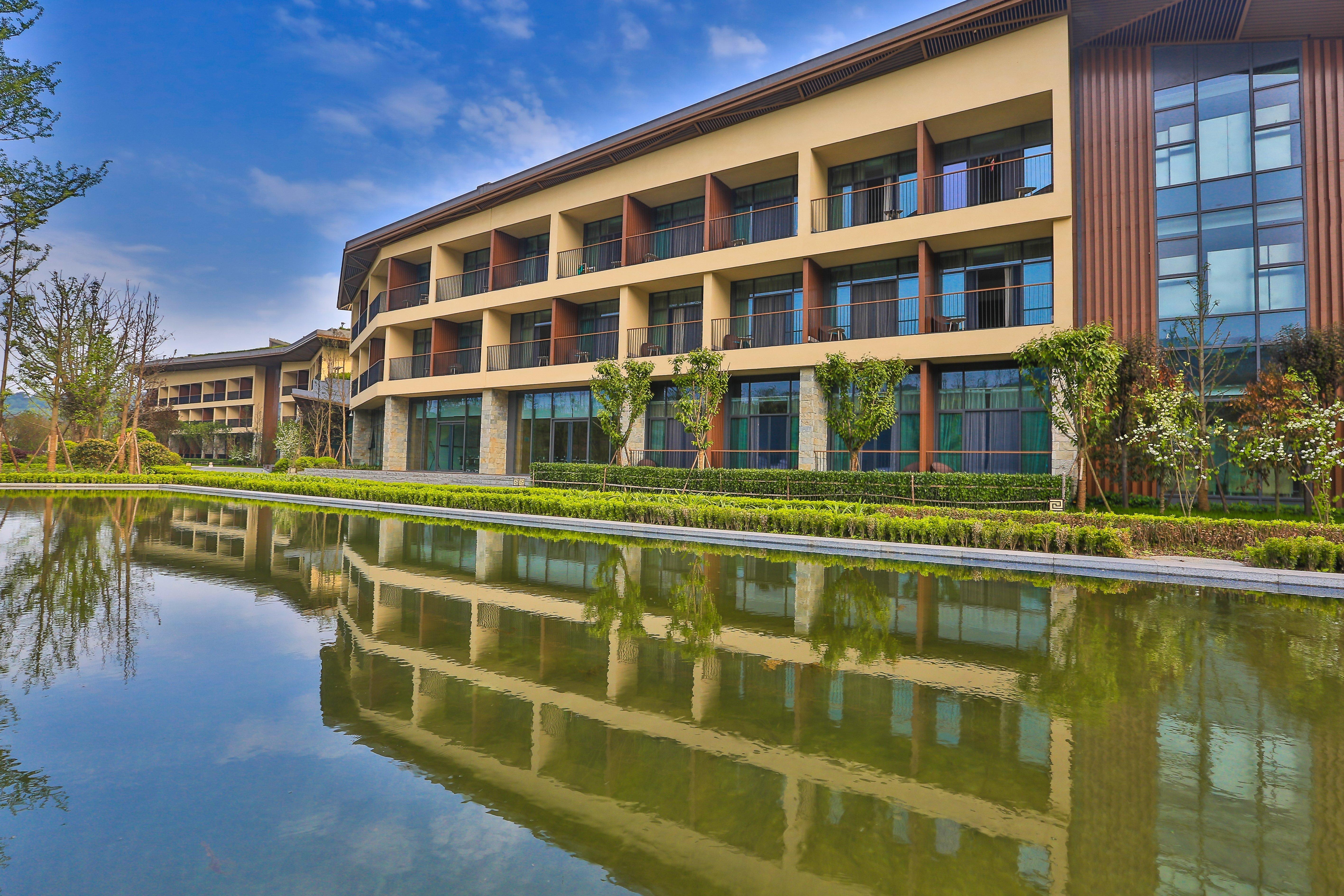 Holiday Inn Express Emei Mountain By Ihg Emeishan Εξωτερικό φωτογραφία