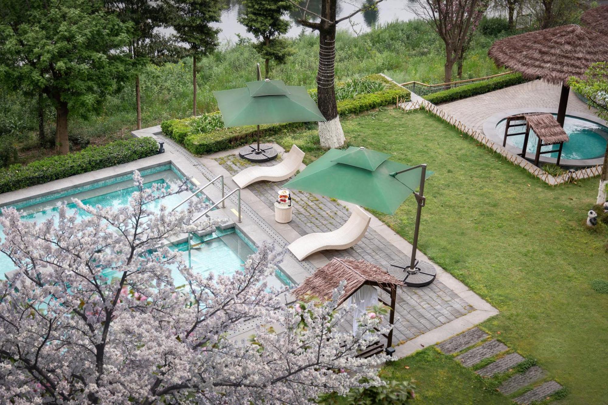 Holiday Inn Express Emei Mountain By Ihg Emeishan Εξωτερικό φωτογραφία