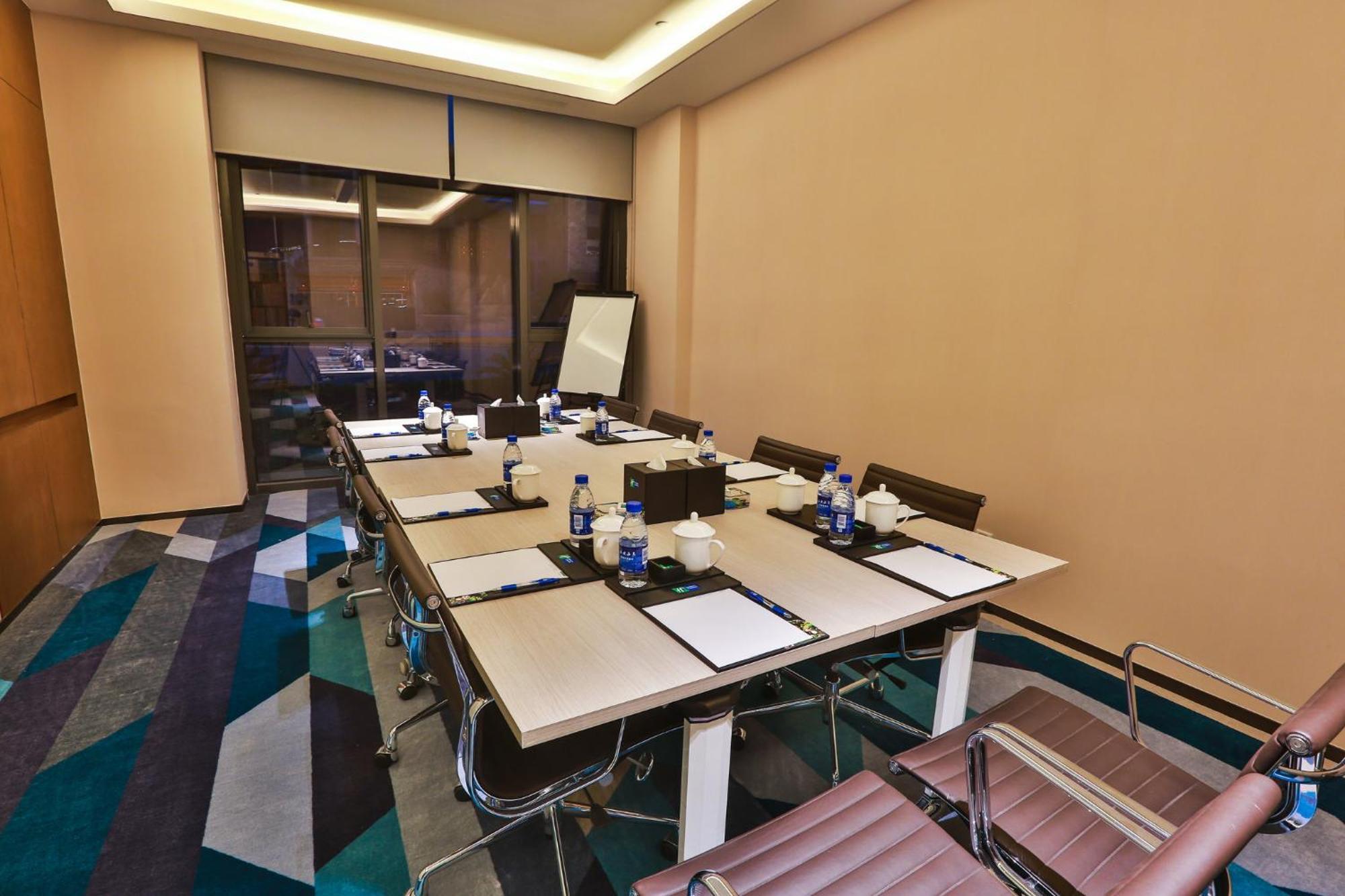 Holiday Inn Express Emei Mountain By Ihg Emeishan Εξωτερικό φωτογραφία